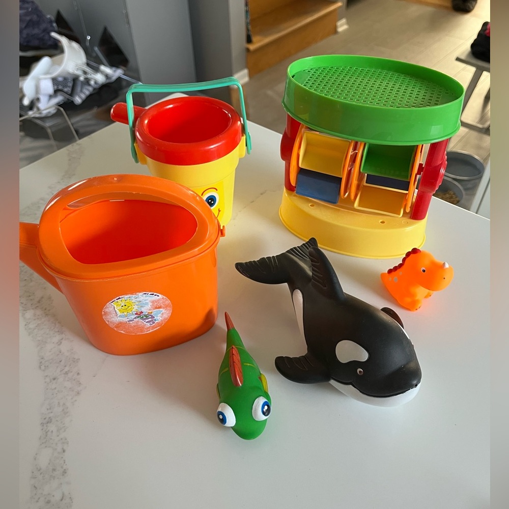 Fabulous water & sand toys. These are smaller in size - great for younger kids - Picture 2 of 12